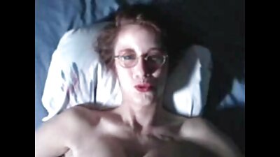 Moglie timida filmata con uno sconosciuto nero dotato nella nostra camera da letto video amatoriali di casalinghe