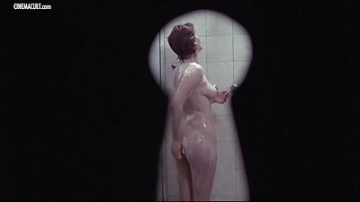 In porno video amatoriale gratis bagno dopo un pranzo fuori con Anna Peter la scopa dietro la porta del tiolet
