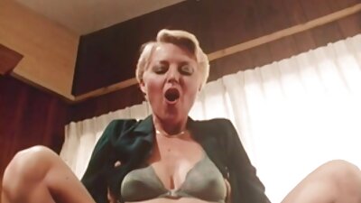 Le foto da femminuccia di Shirley sollevano video gratis porno amatoriale il vestito con volant per rivelare un cazzo di castità